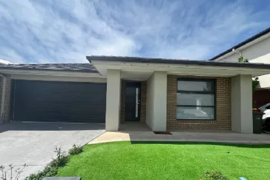 55 Queensbridge Avenue Facade