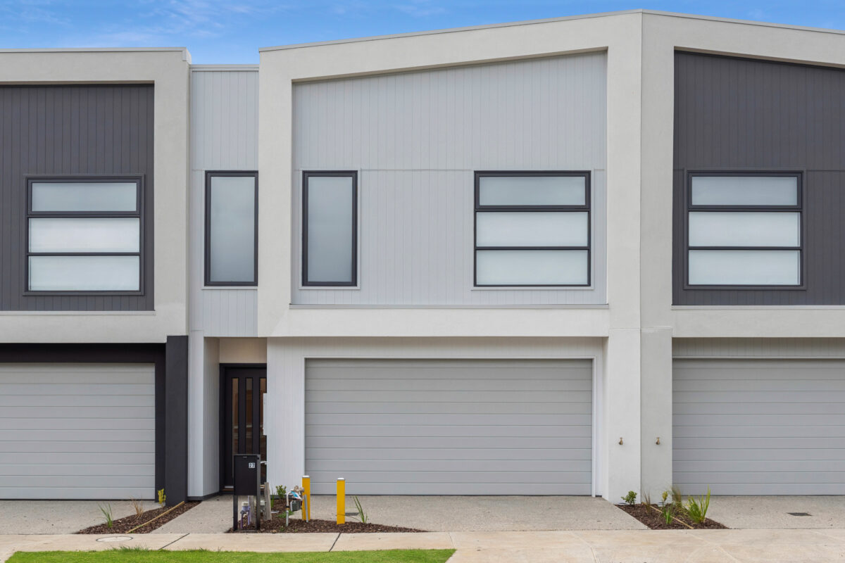 27 Buckwheat Walk, Mickleham, VIC 3064