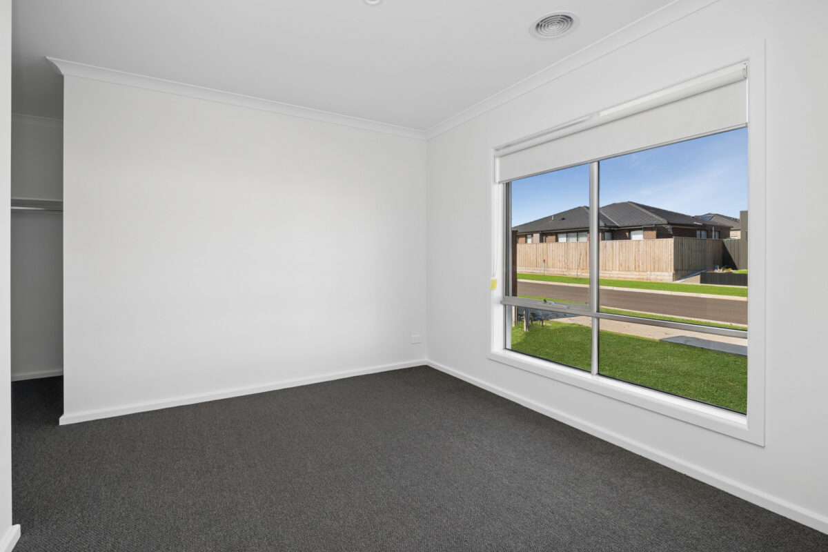 4 Wicklow Crescent, Donnybrook, VIC 3064