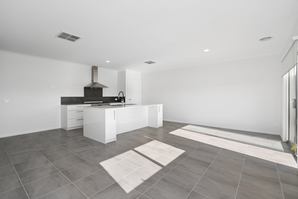 4 Wicklow Crescent, Donnybrook, VIC 3064