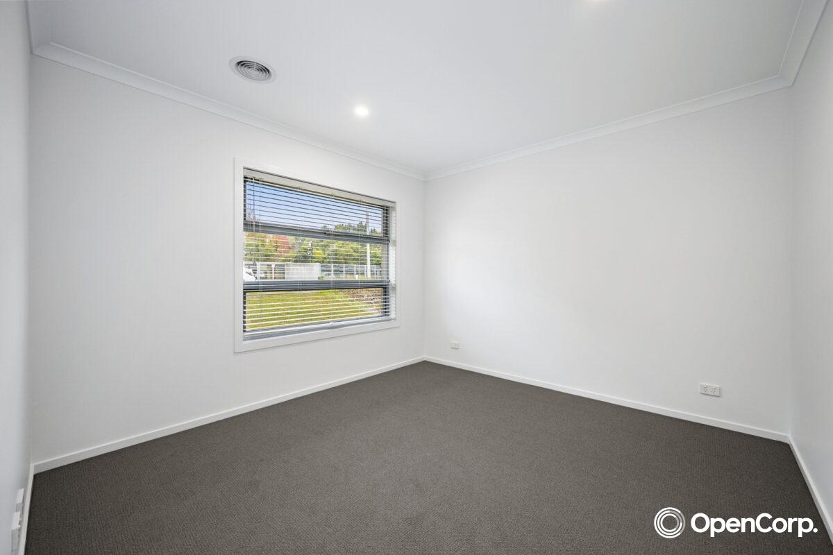 30 Skyway Ave, WOLLERT, VIC 3750