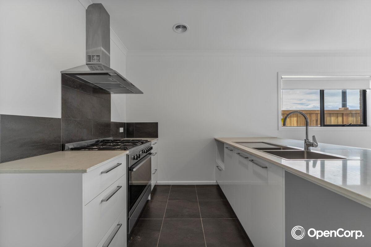 113 Pear Parade, Fraser Rise, VIC 3336