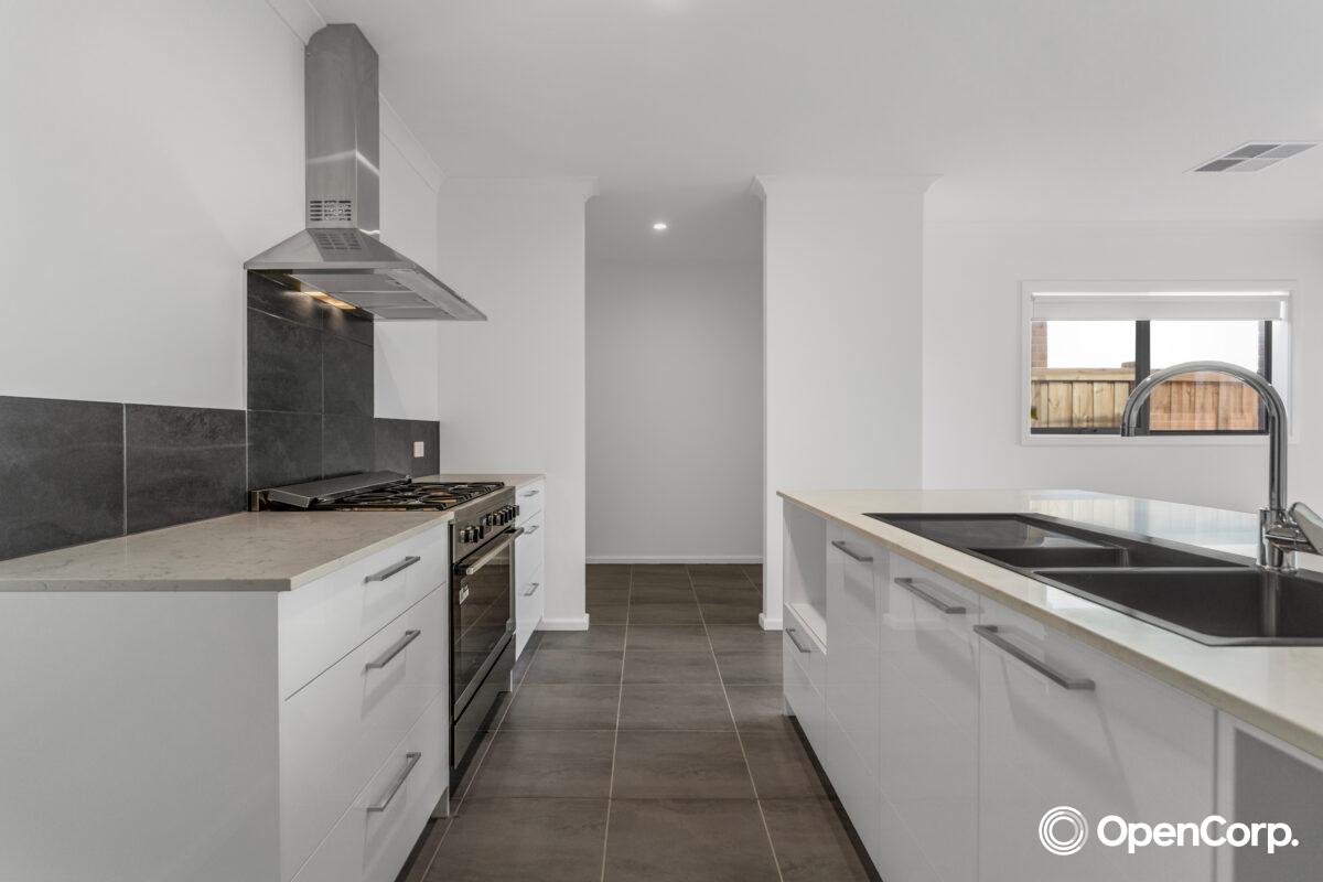115 Pear Parade, Fraser Rise, VIC 3336