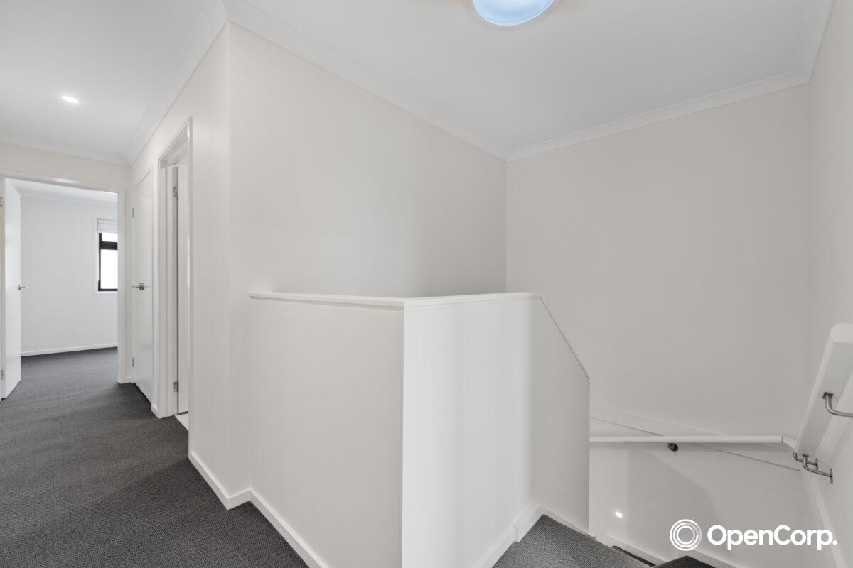 16 Bondi Walk, Berwick, VIC 3806