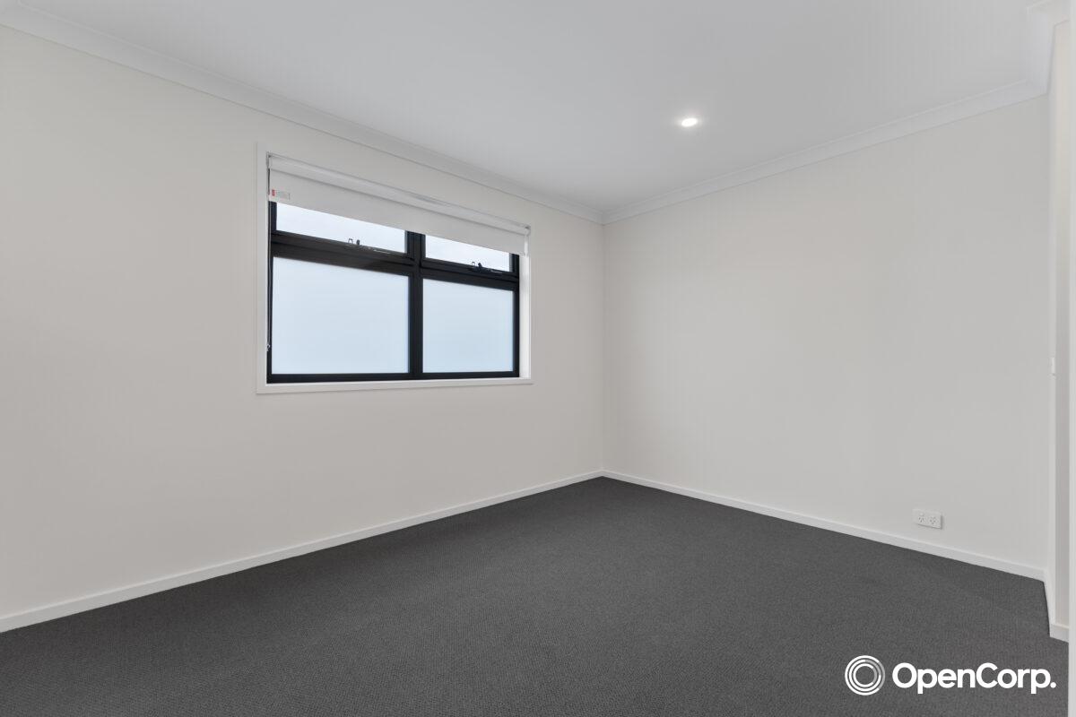 16 Bondi Walk, Berwick, VIC 3806