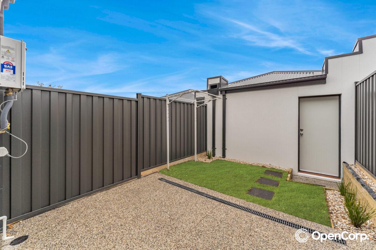 16 Bondi Walk, Berwick, VIC 3806