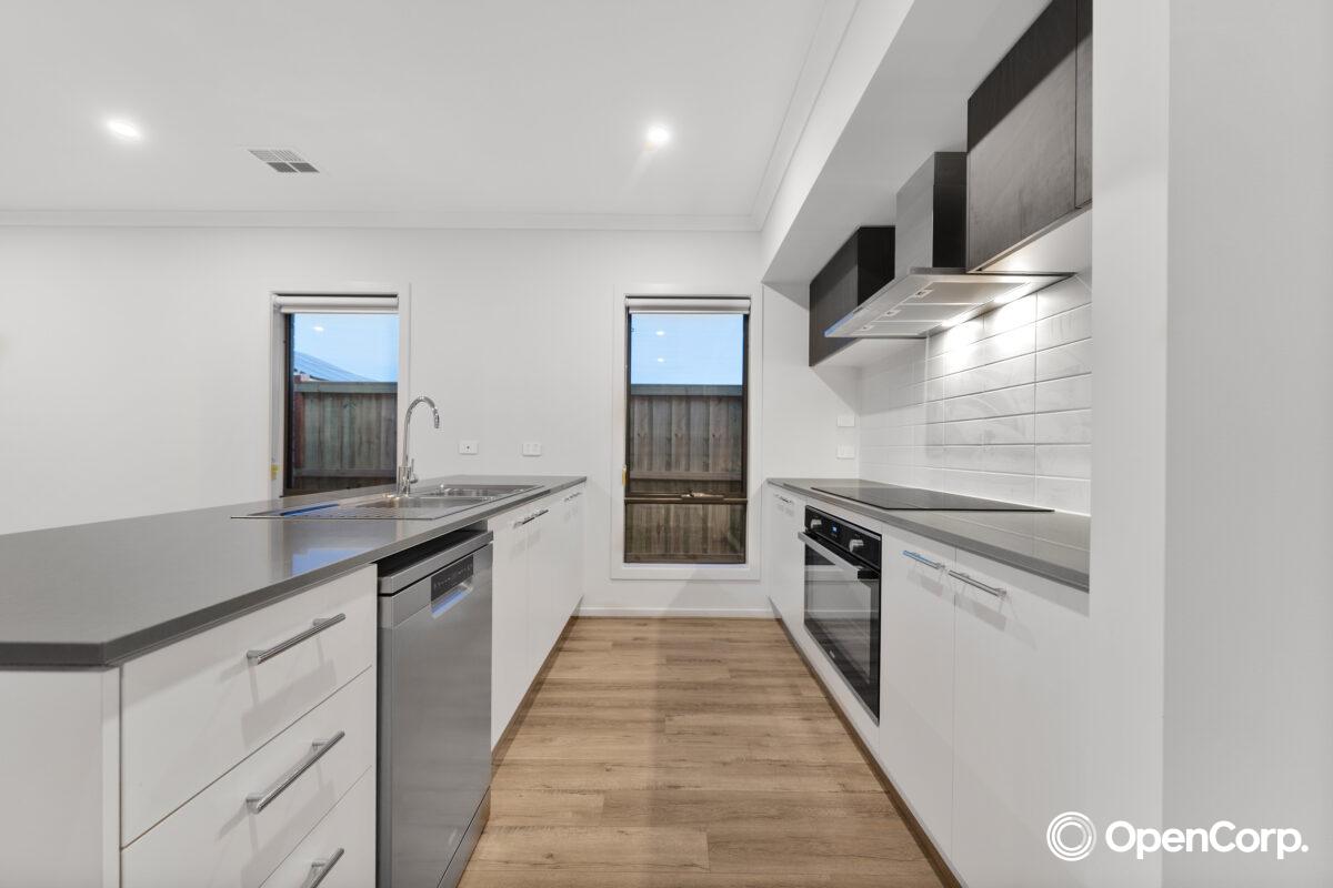 10 Chol Street, Thornhill Park, VIC 3335