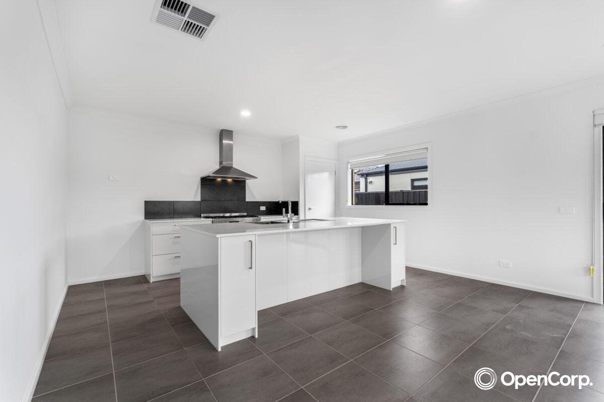 11 Fox Street, Fraser Rise, VIC 3336