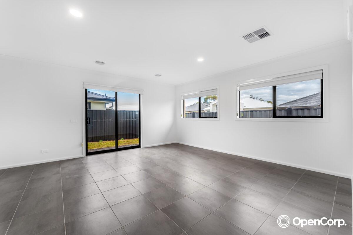 11 Fox Street, Fraser Rise, VIC 3336