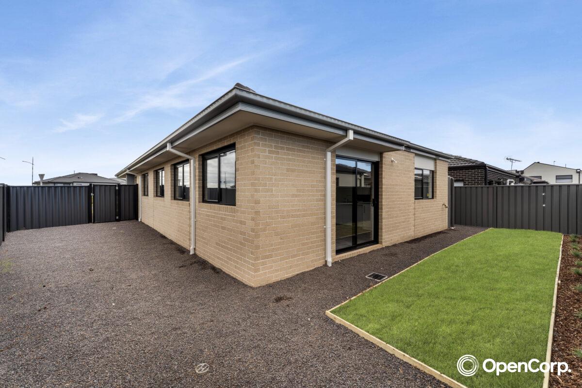 11 Fox Street, Fraser Rise, VIC 3336