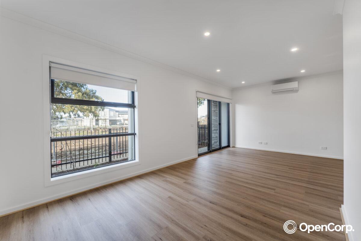 15 Buckwheat Walk, Mickleham, VIC 3064
