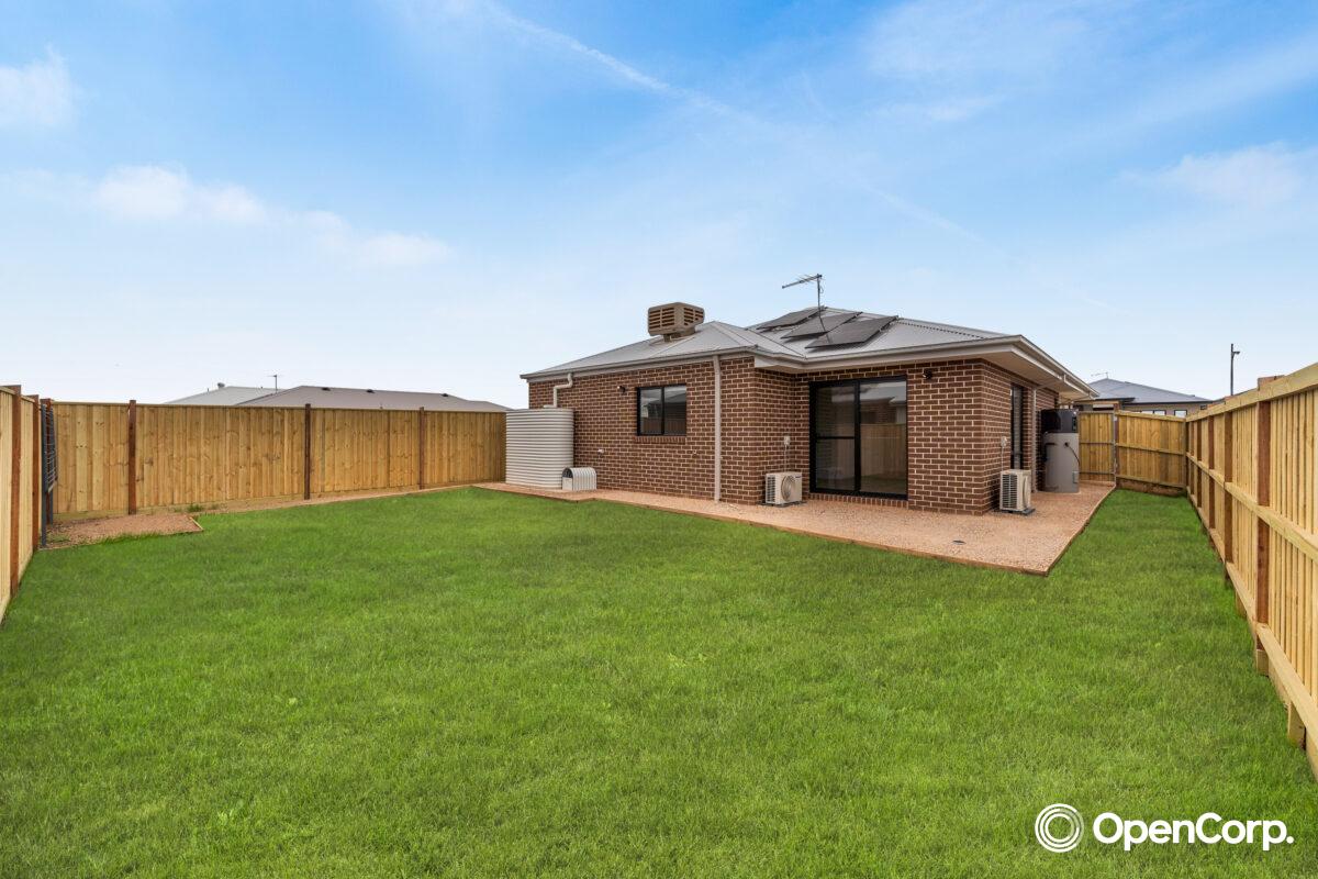 65 Aristides Crescent, Thornhill Park, VIC 3335