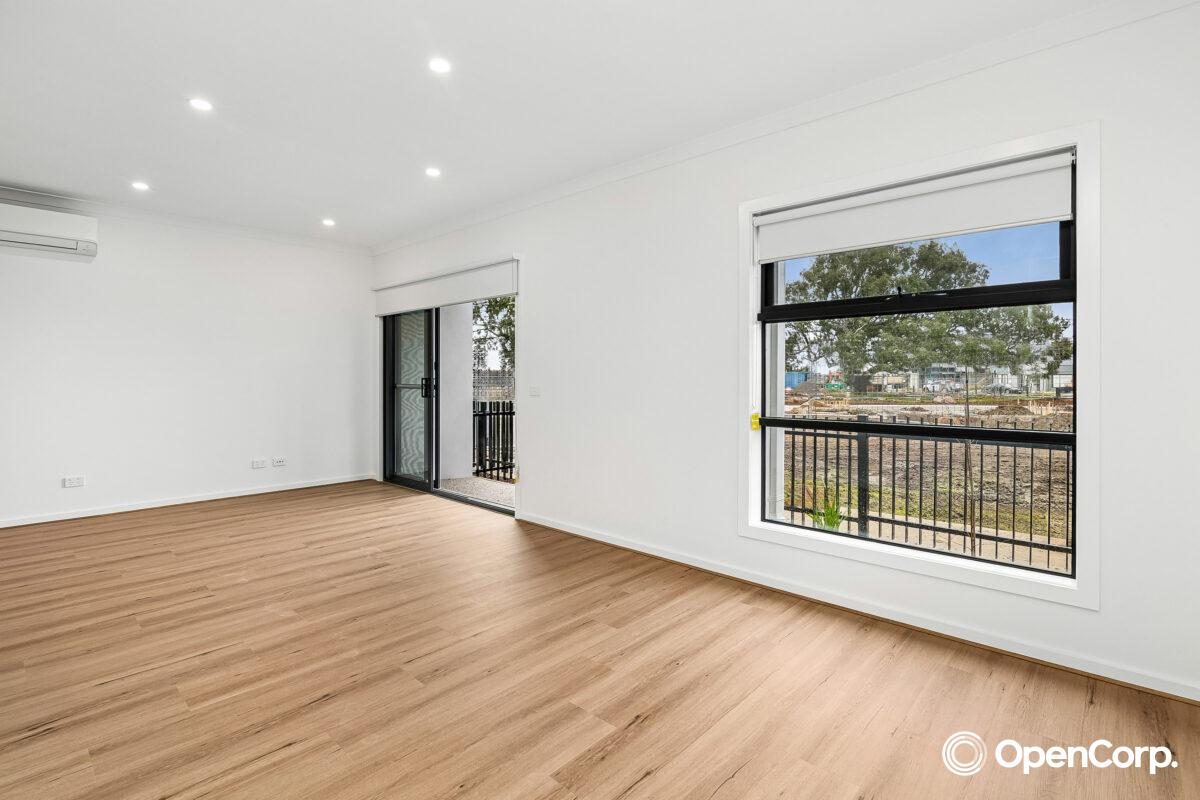 25 Buckwheat Walk, Mickleham, VIC 3064