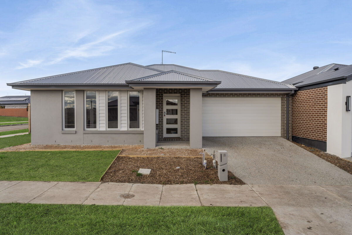 16 Belvedere Circuit, Donnybrook, VIC 3064