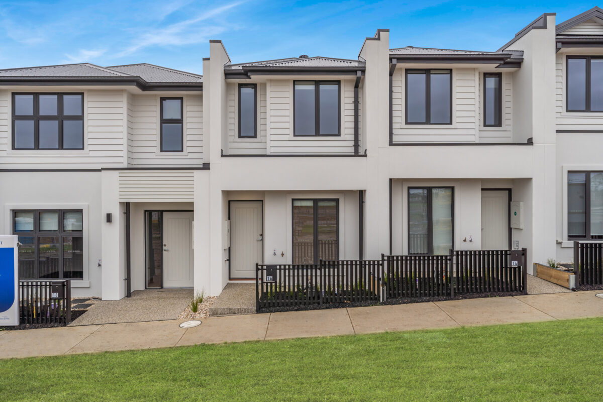 16 Bondi Walk, Berwick, VIC 3806