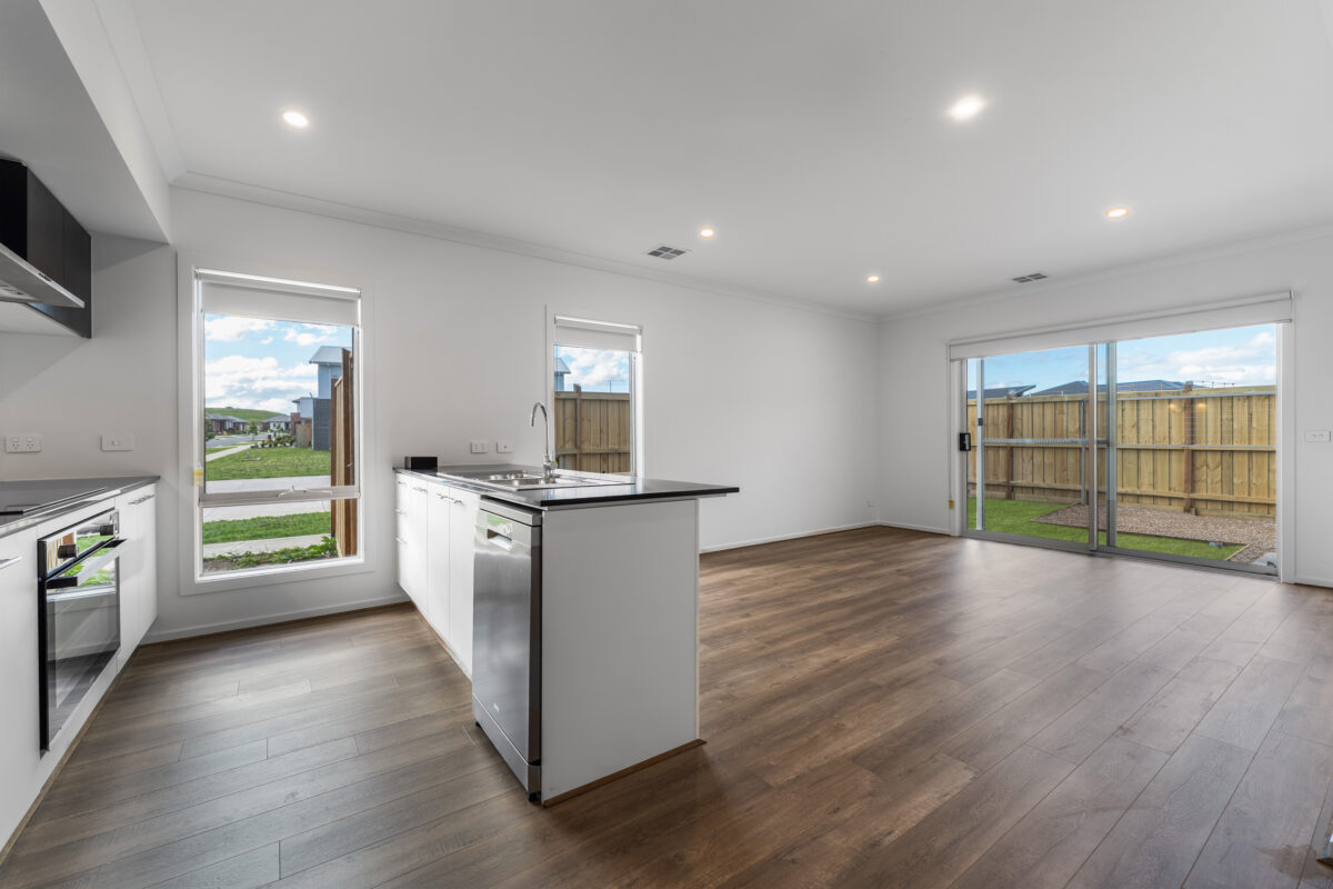 16 Belvedere Circuit, Donnybrook, VIC 3064
