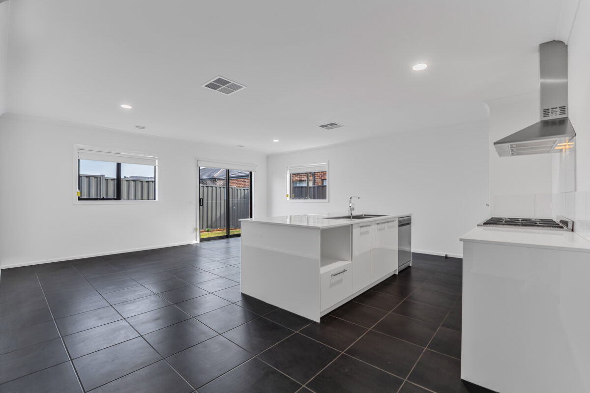6 Wildacre Way, Rockbank, VIC 3335