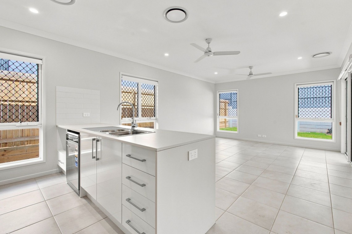 4 Ferry Street, MORAYFIELD, QLD 4506