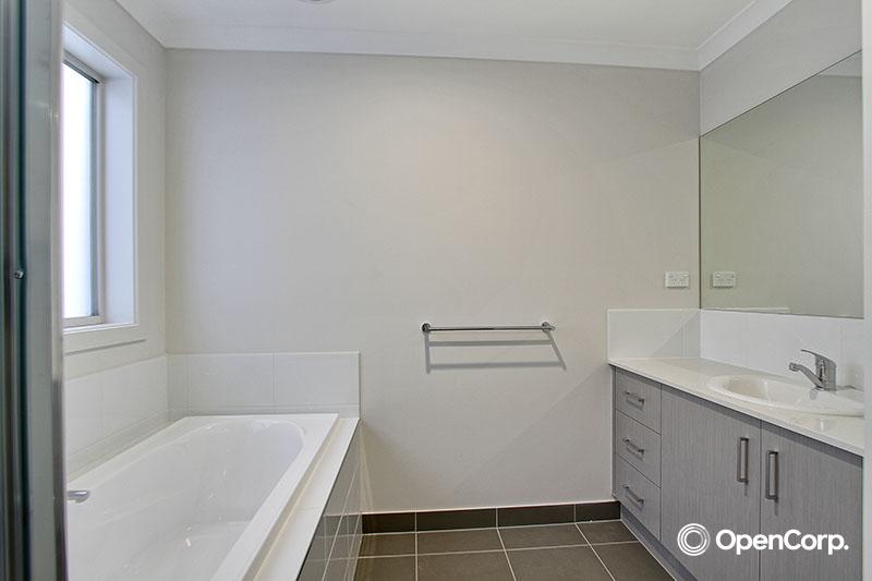 3 Flourish Circuit, Greenvale, VIC 3059