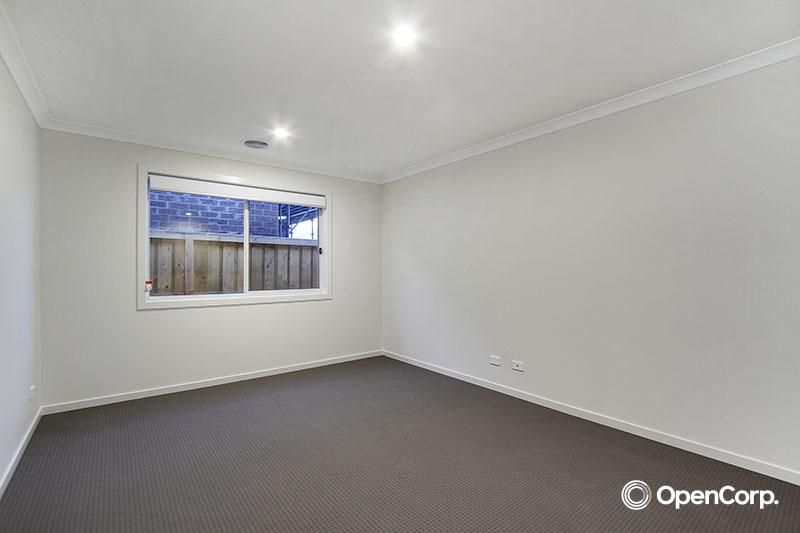 3 Flourish Circuit, Greenvale, VIC 3059