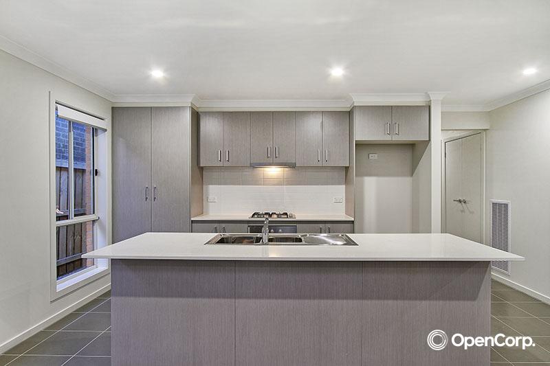 3 Flourish Circuit, Greenvale, VIC 3059