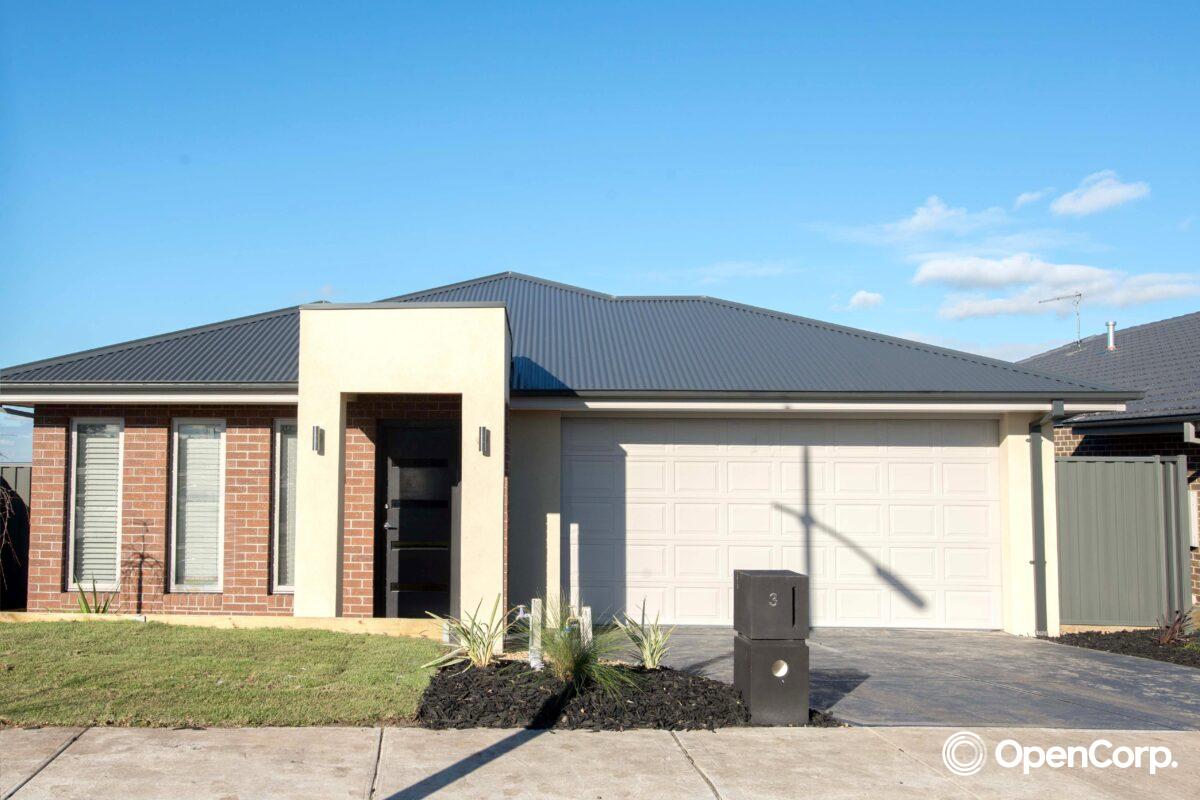 3 Frontier Avenue, Greenvale, VIC 3059