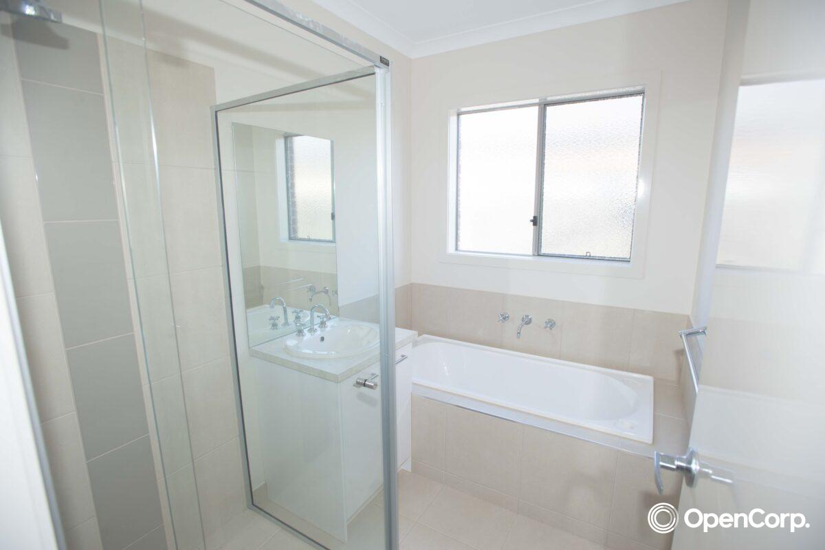 3 Frontier Avenue, Greenvale, VIC 3059