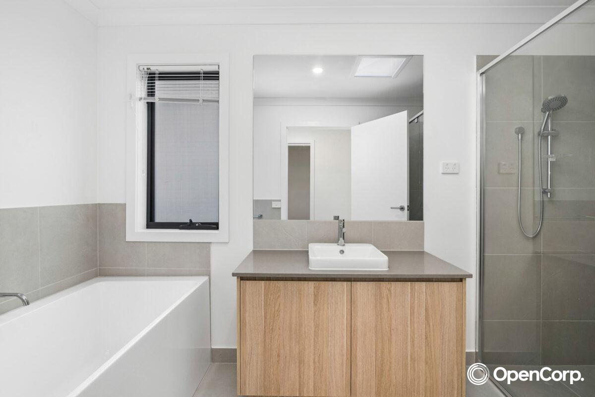 13 Buckwheat Walk, Mickleham, VIC 3064