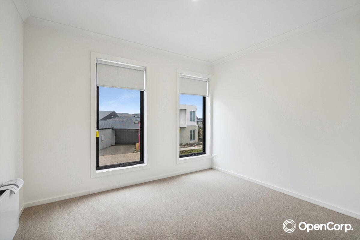 27 Buckwheat Walk, Mickleham, VIC 3064