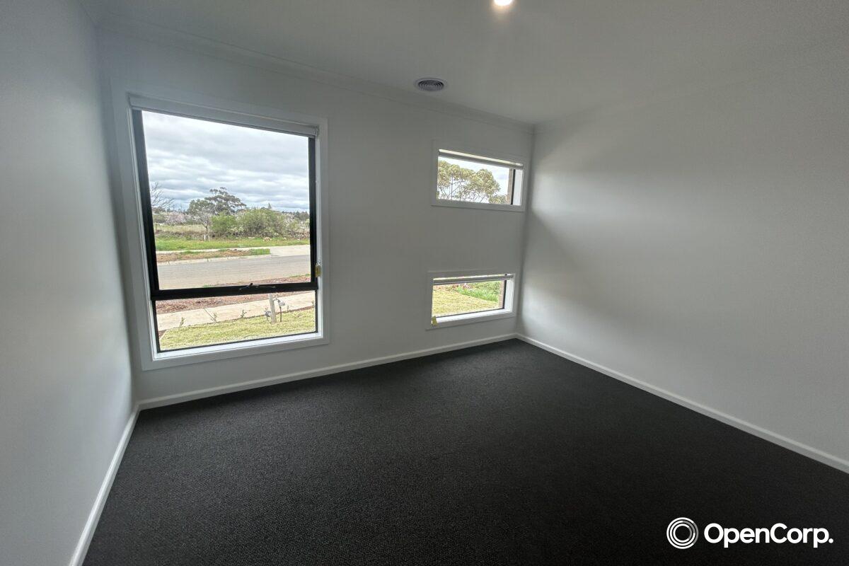 6 Wildacre Way, Rockbank, VIC 3335