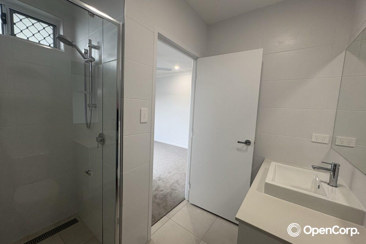 4 Califer Street, Morayfield, QLD 4506