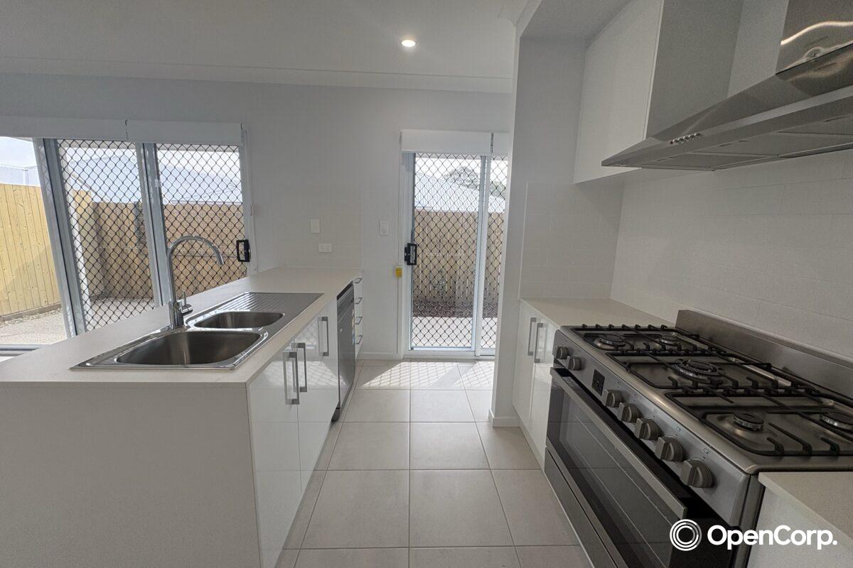 4 Califer Street, Morayfield, QLD 4506