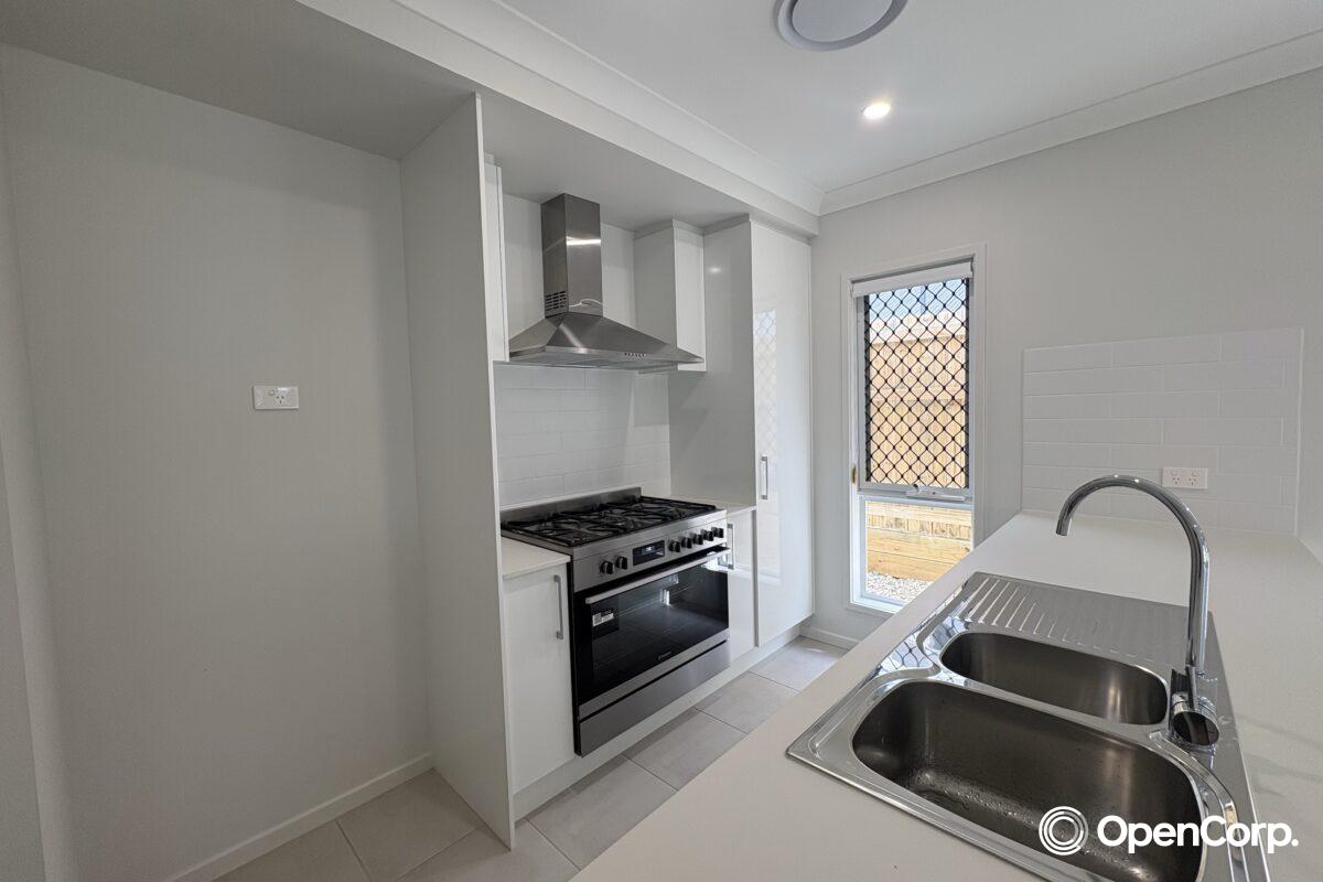 4 Ferry Street, MORAYFIELD, QLD 4506