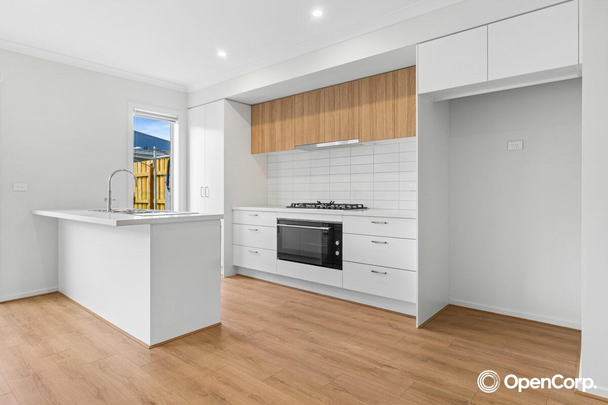 9 Crotone Avenue, Deanside, VIC 3336