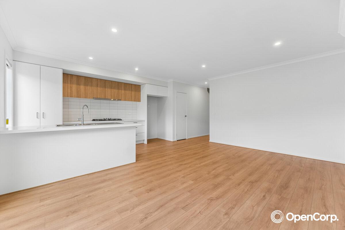 9 Crotone Avenue, Deanside, VIC 3336
