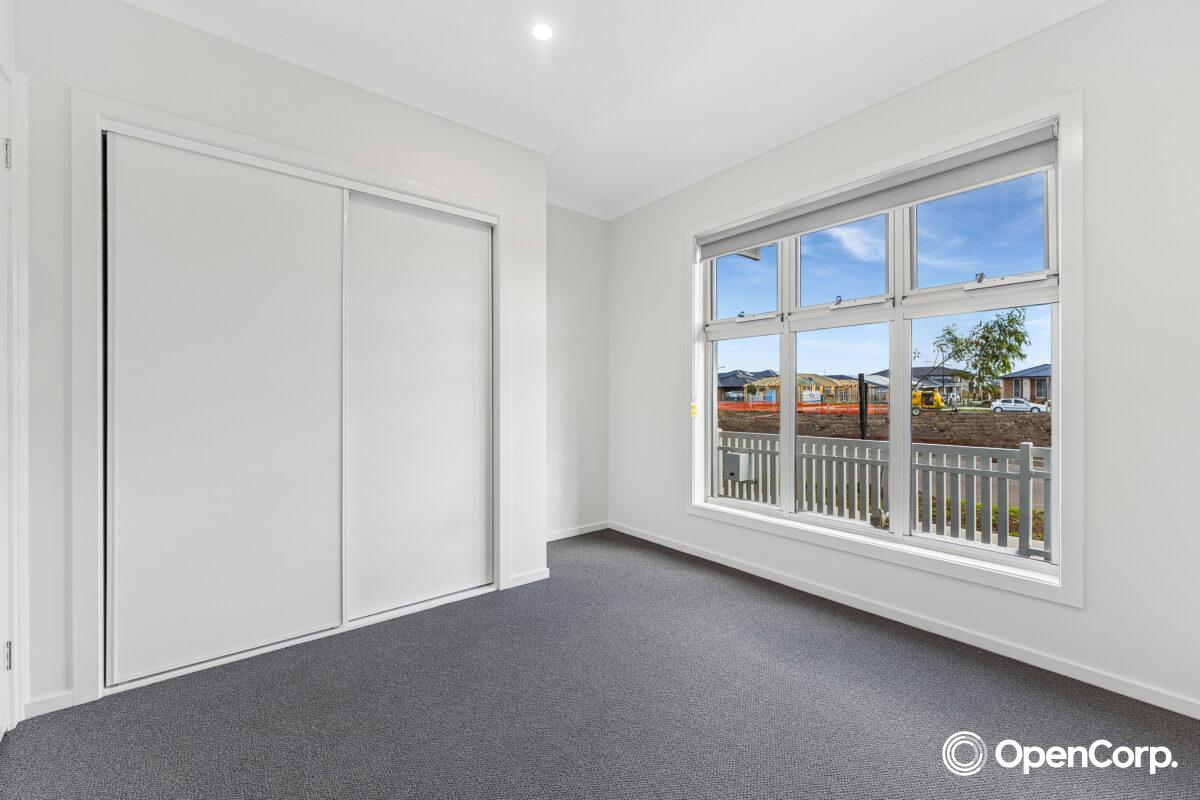 9 Crotone Avenue, Deanside, VIC 3336