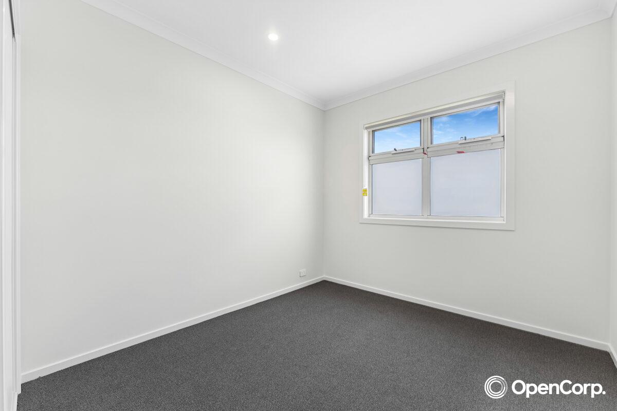 9 Crotone Avenue, Deanside, VIC 3336