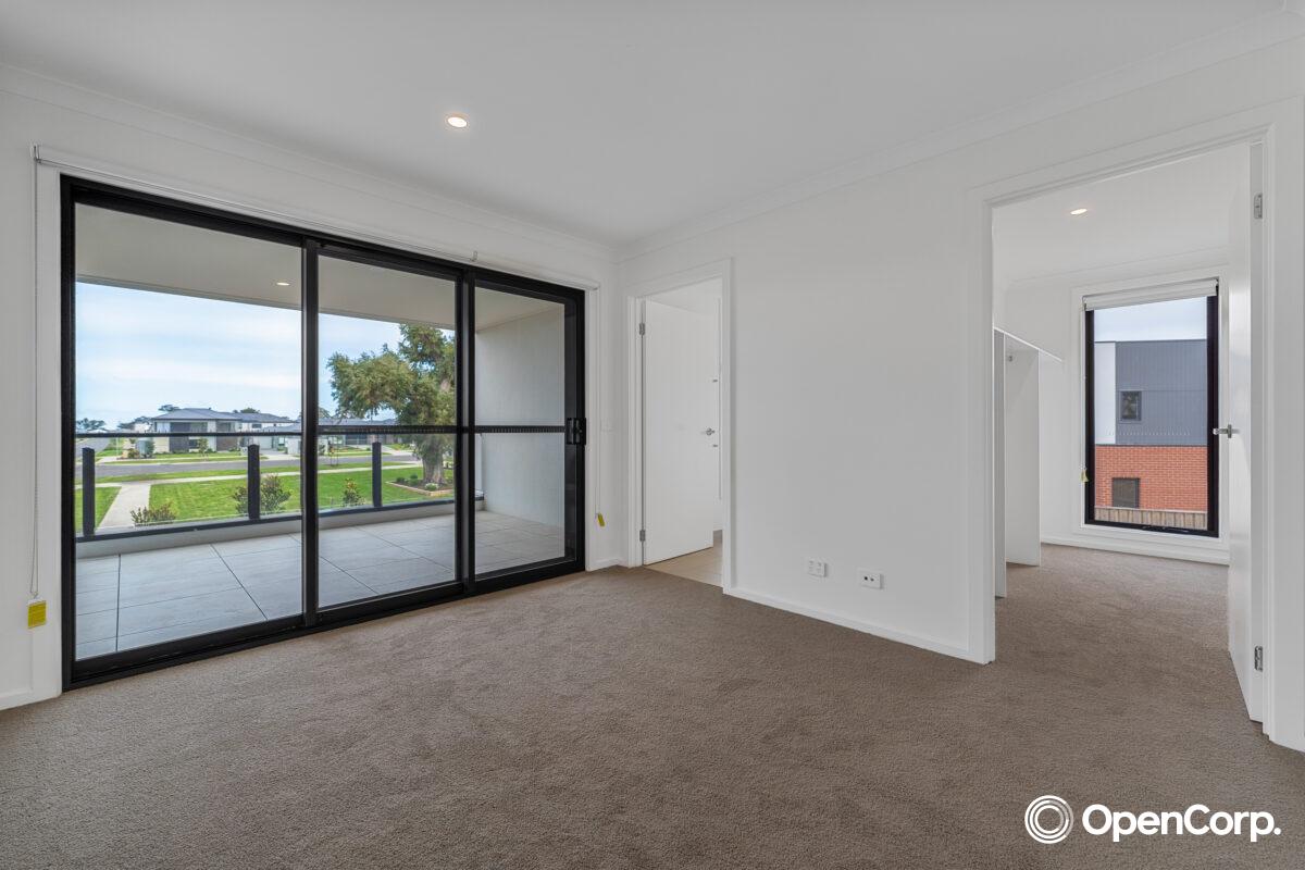 49 Buckwheat Walk, Mickleham, VIC 3064