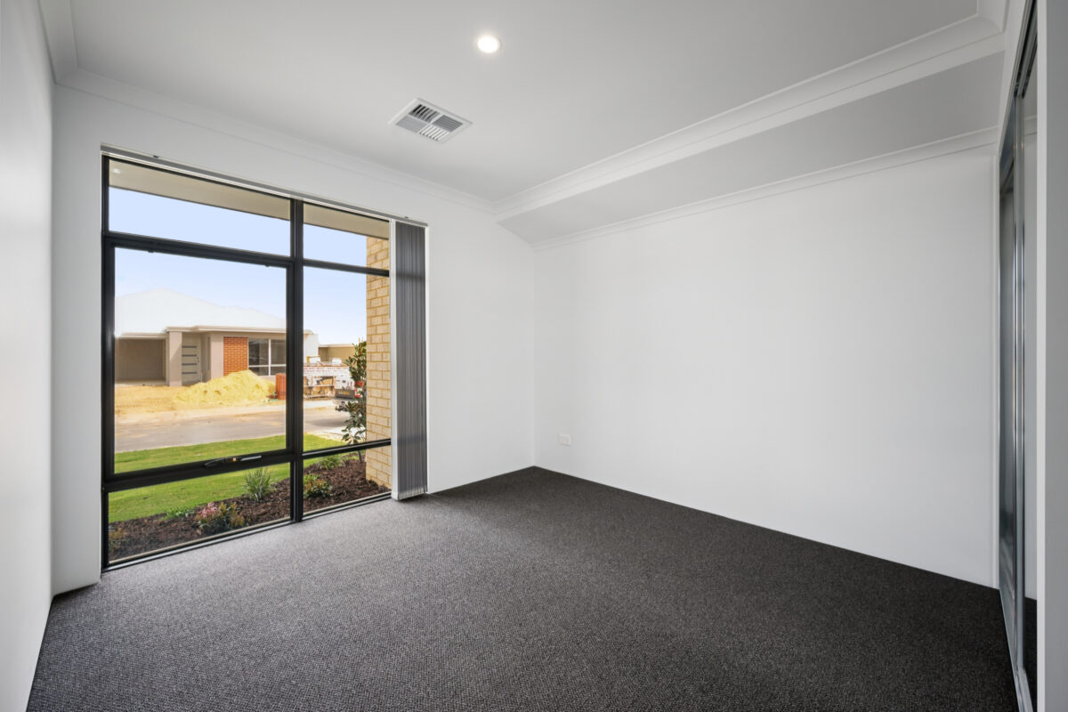 64 Gippsland Parade, CHAMPION LAKES, WA 6111