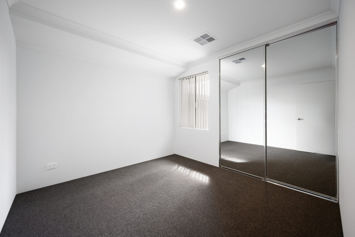 64 Gippsland Parade, CHAMPION LAKES, WA 6111