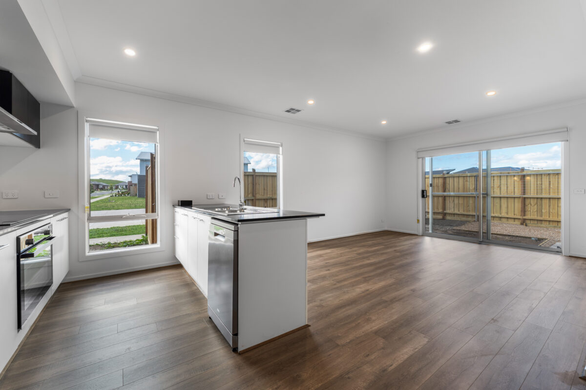 16 Belvedere Circuit, Donnybrook, VIC 3064