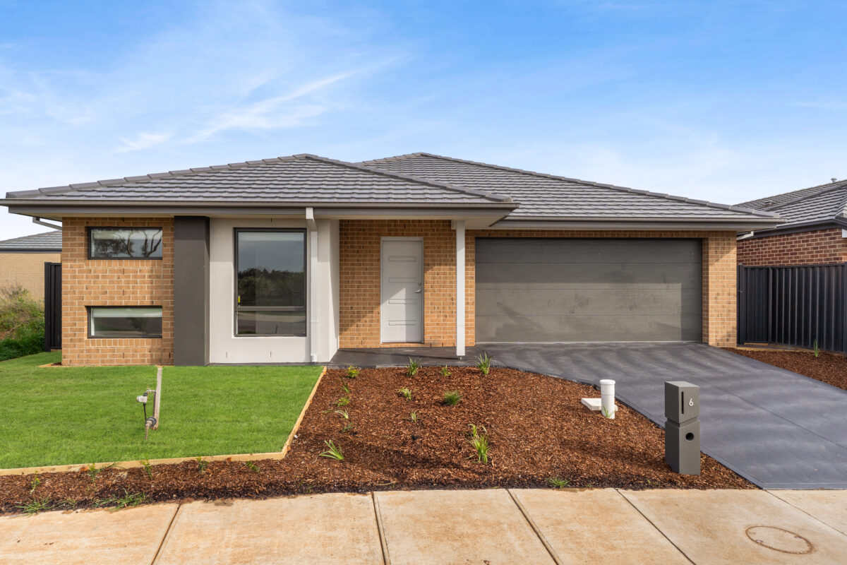 6 Wildacre Way, Rockbank, VIC 3335