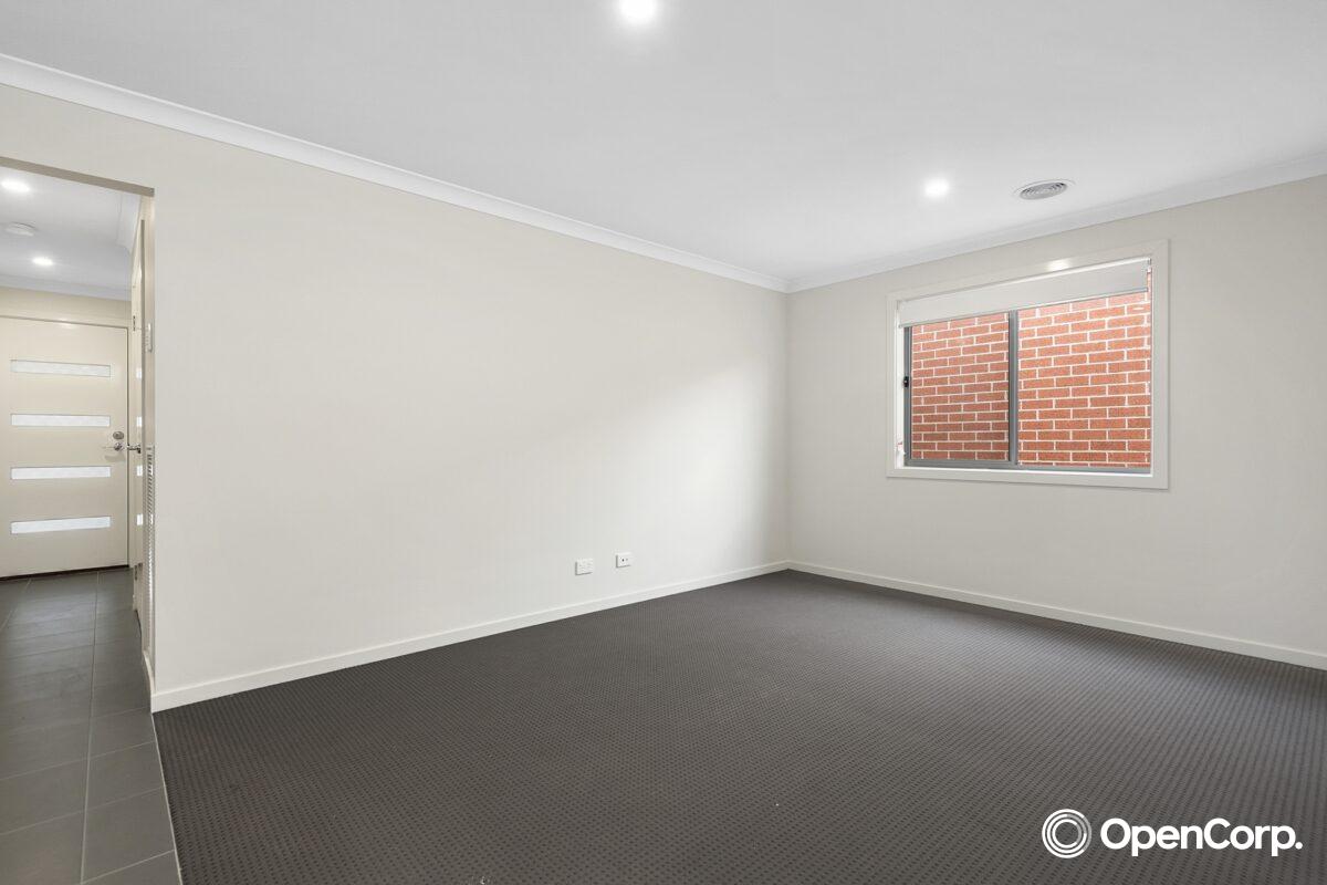 5 Avisha Way, GREENVALE, VIC 3059