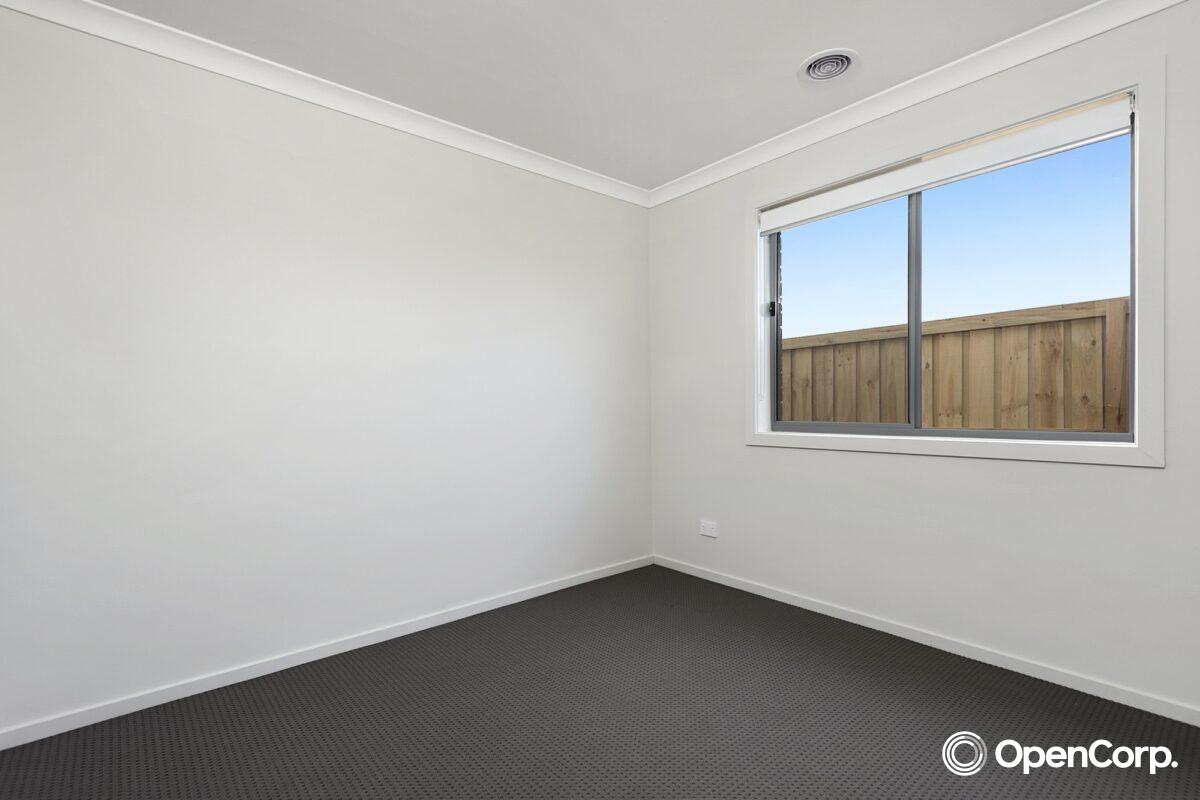 5 Avisha Way, GREENVALE, VIC 3059