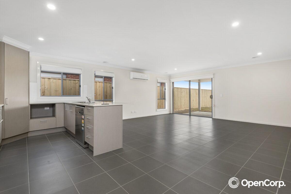5 Avisha Way, GREENVALE, VIC 3059