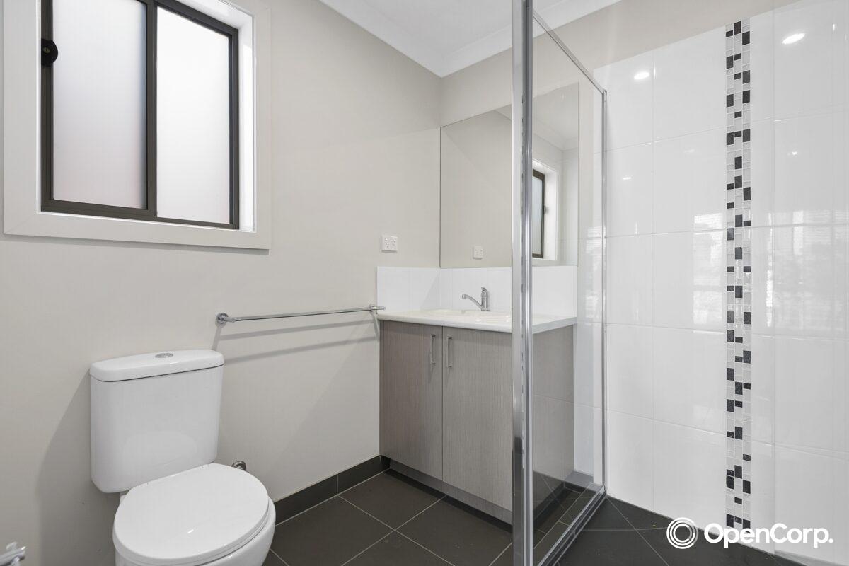 5 Avisha Way, GREENVALE, VIC 3059
