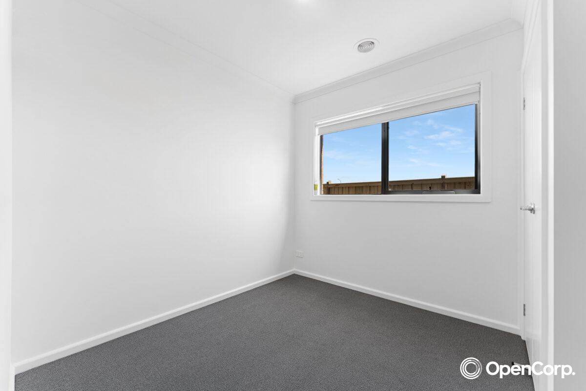 8 Tara Circuit, Donnybrook, VIC 3064