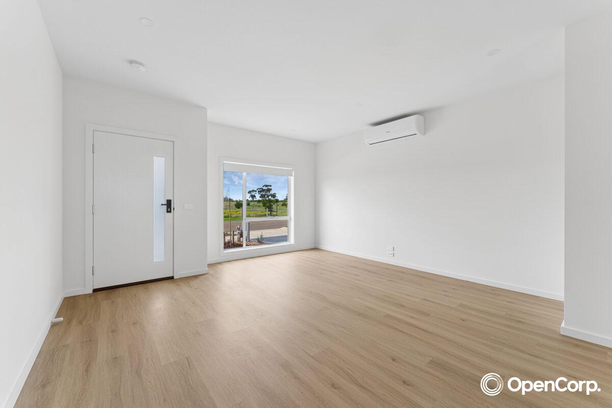 17 Sunstone Drive, Cobblebank, VIC 3338