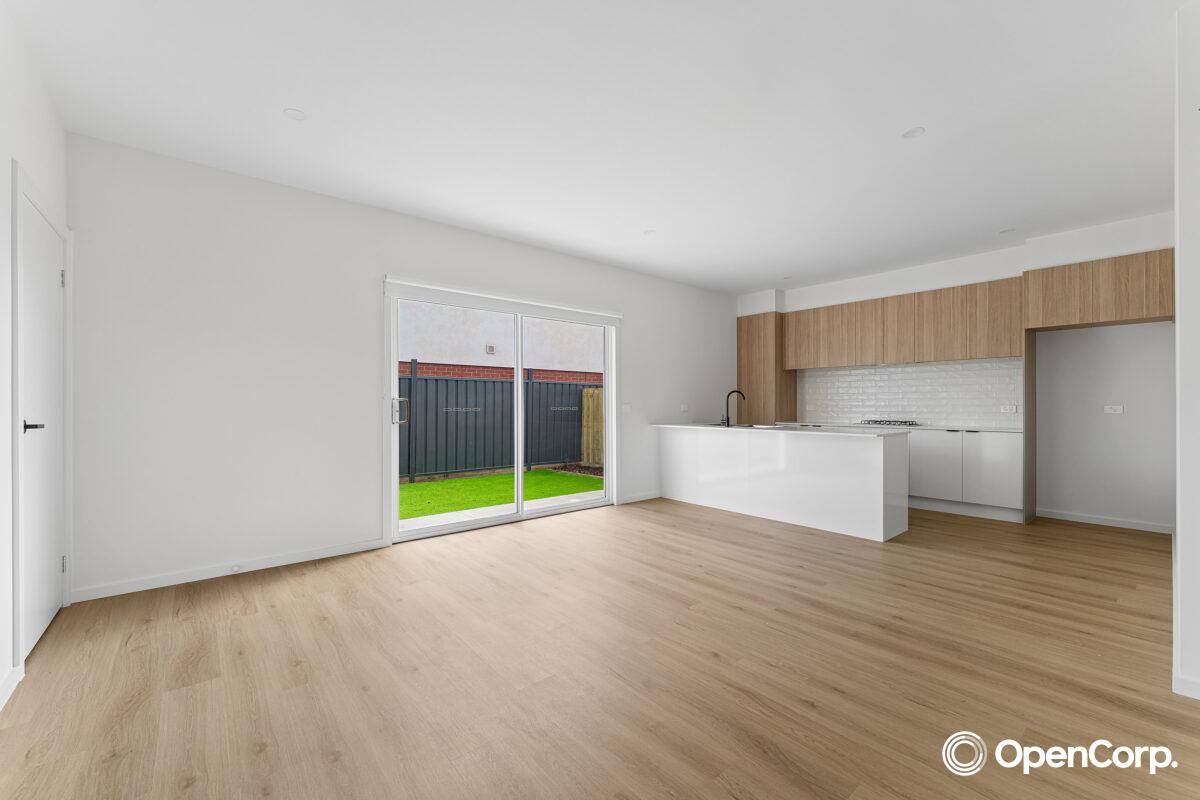 17 Sunstone Drive, Cobblebank, VIC 3338