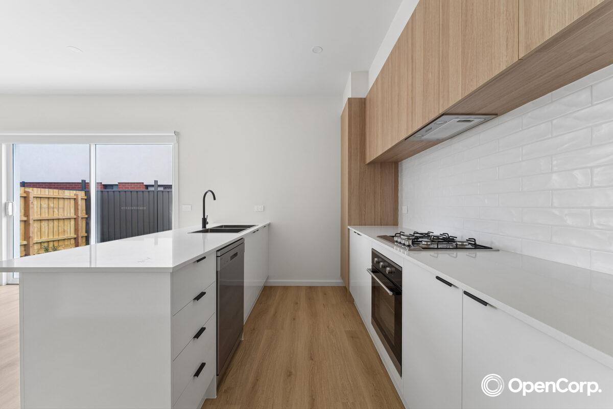 17 Sunstone Drive, Cobblebank, VIC 3338